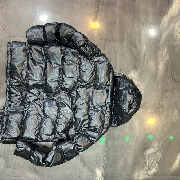 Hooded puffer jacket - Picture 2 of 3